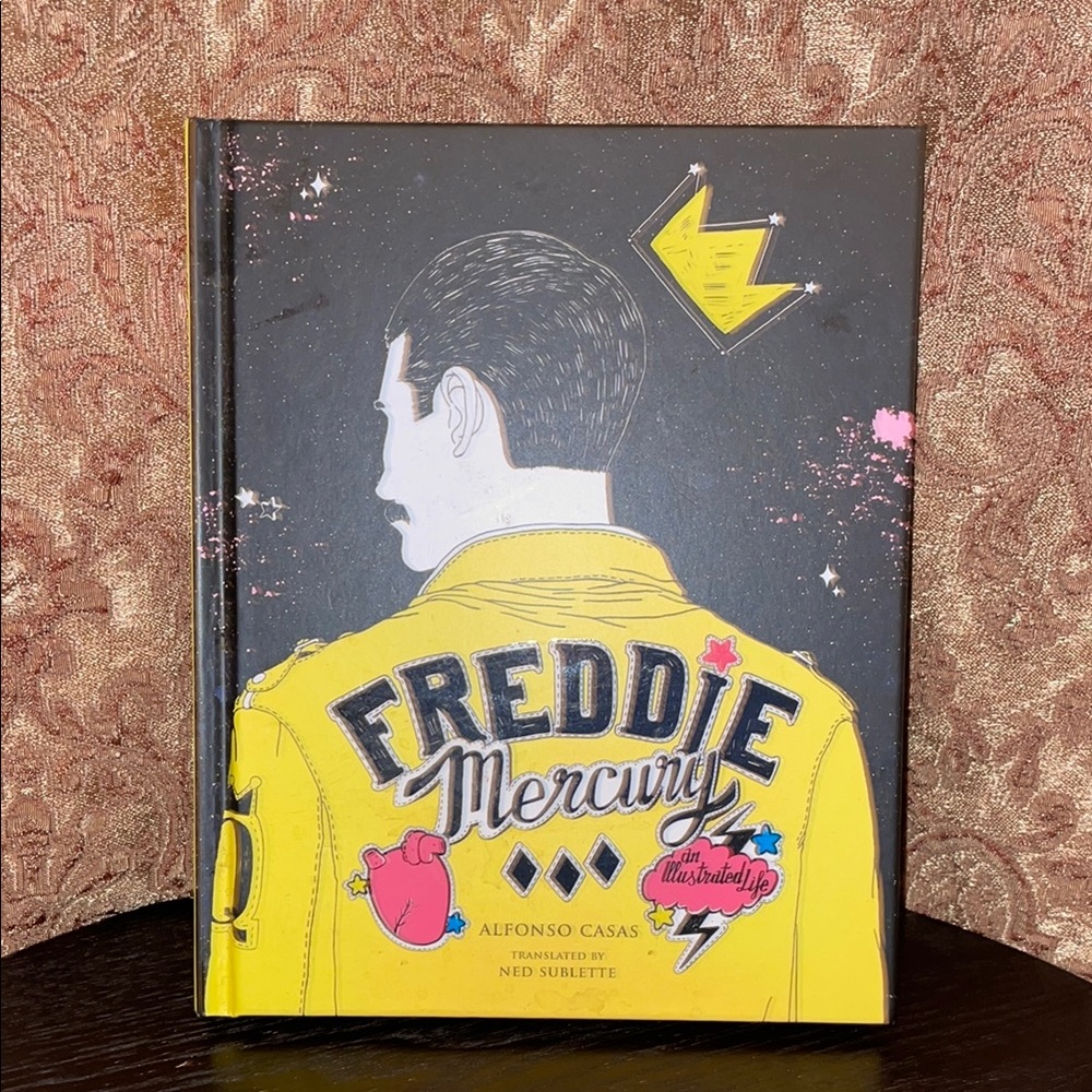 NWT Freddie Mercury Illustrated Biography Book